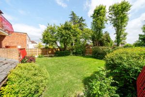 Private communal garden- click for photo gallery